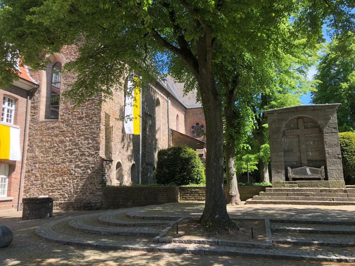 Ferienwohnungen Saarn Muelheim an der Ruhr Exterior photo